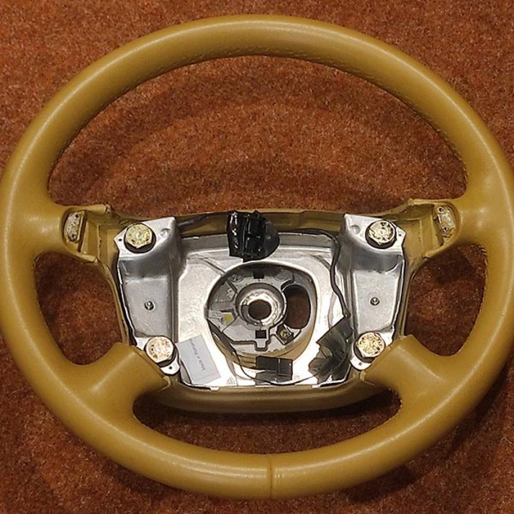 Recoloration volant en cuir Porsche 911 996 après